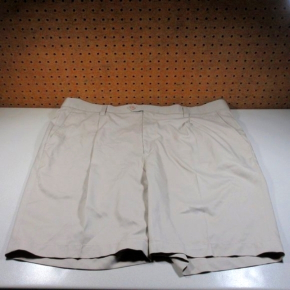 Bugatchi Uomo mens solid khaki golf shorts 40 EUC